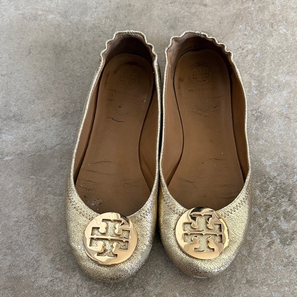 Tory Burch Shoes - Tory Burch Gold Logo Scalloped Ballet Flats
